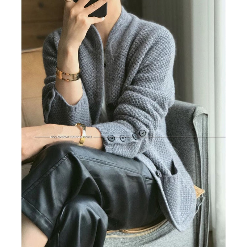 Luxurious Miona Cashmere Cardigan for Ultimate Comfort