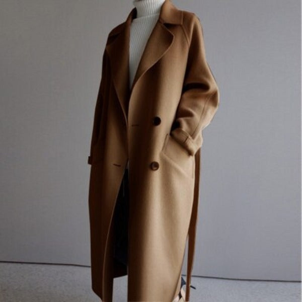 Laura's Elegant Winter Wool Coat