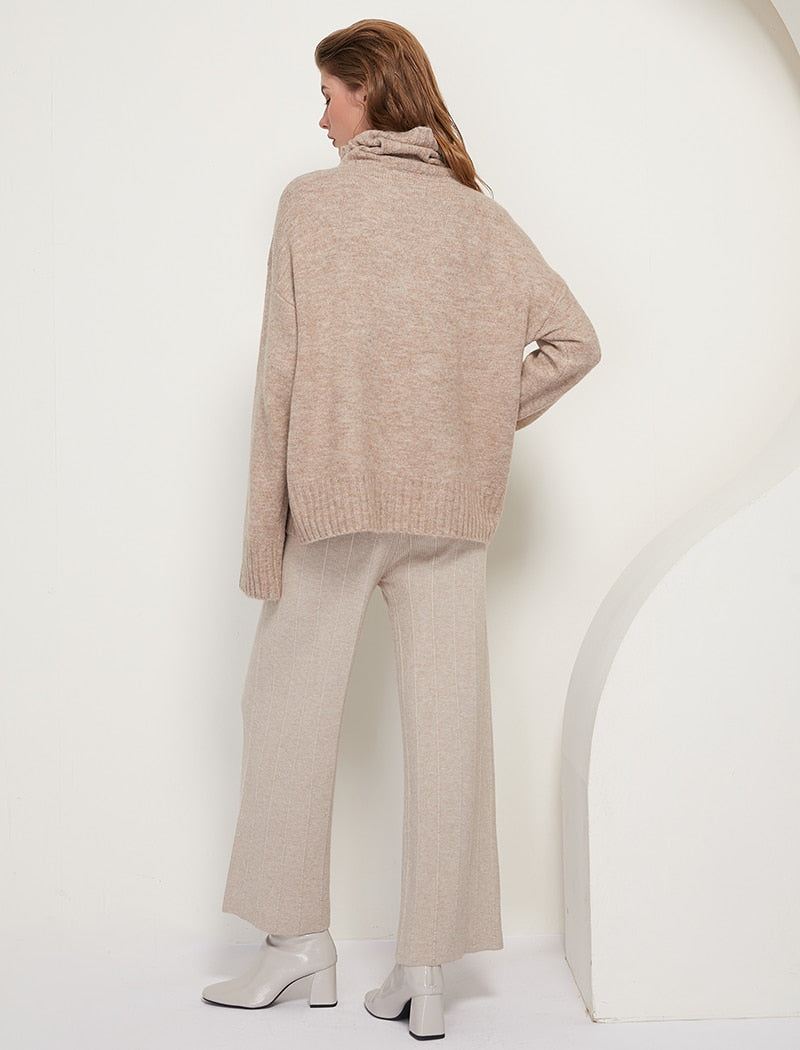 Cozy Elegance: The KAILA Sweater